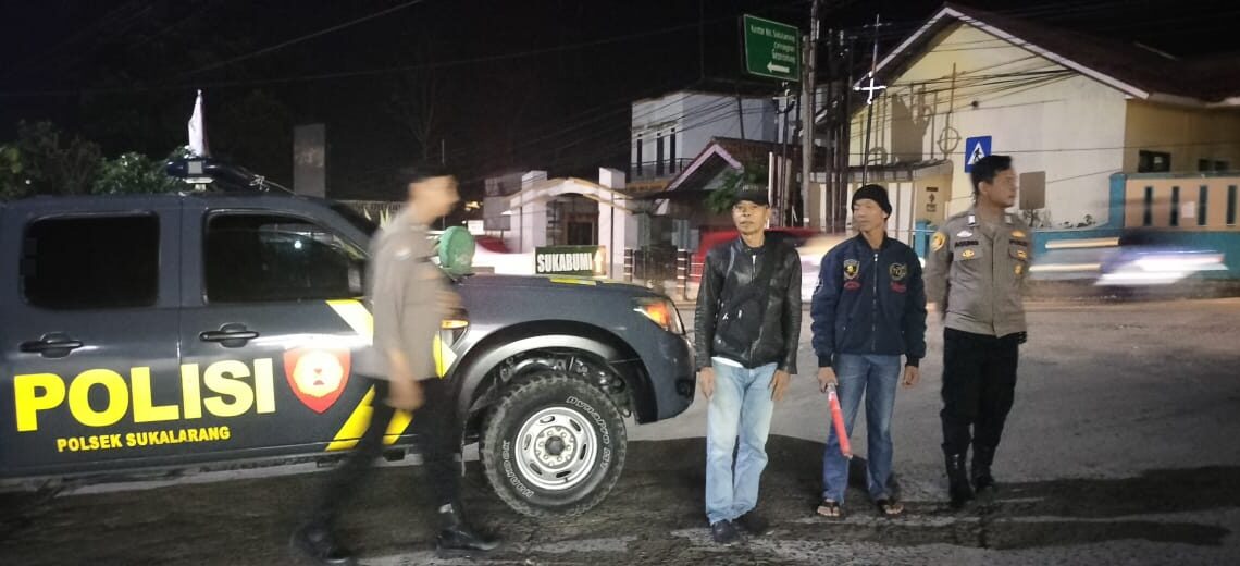 Patroli Strong Point Malam Dialogis Dengan Masyarakat Wujudkan Situasi Kamtibmas Yang Aman