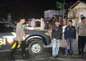 Patroli Strong Point Malam Dialogis Dengan Masyarakat Wujudkan Situasi Kamtibmas Yang Aman