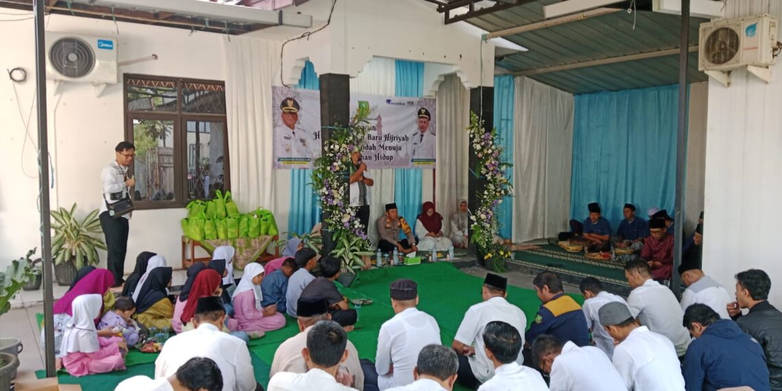 Guna menjalin tali silaturahmi antara Polri dengan Warga, Polsek Cibeureum Polres Sukabumi Kota menggelar kegiatan ‘Ngariung Bareng Kapolsek