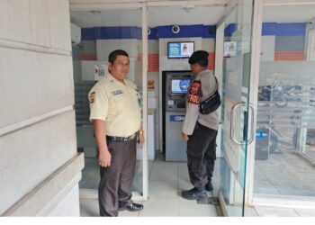 Pantau Dan Cek Mesin ATM oleh Anggota patroli   Polsek Lembursitu-Polres Sukabumi Kota