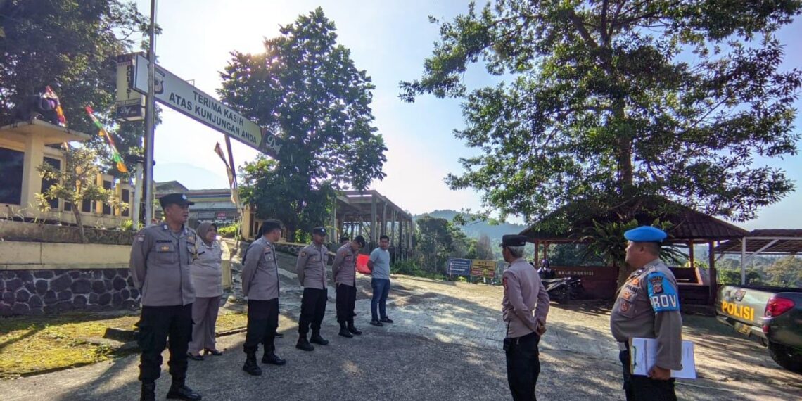 Apel Pagi dan Giat Gaktibplin Polsek Kadudampit.