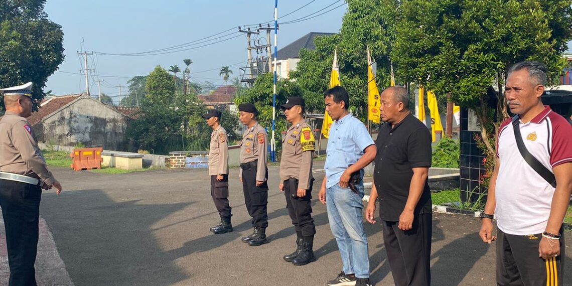 Polsek Warudoyong Gelar Apel Pagi Sebagai Bentuk Kedisiplinan.