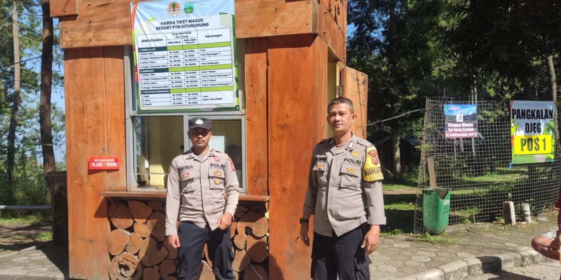 Personil Polsek kadudampit Melaksanakan giat Patroli tempat wisata situgunung.