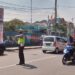 Unit Lantas Polsek Cikole Laksanakan Pengaturan Siang Hari
