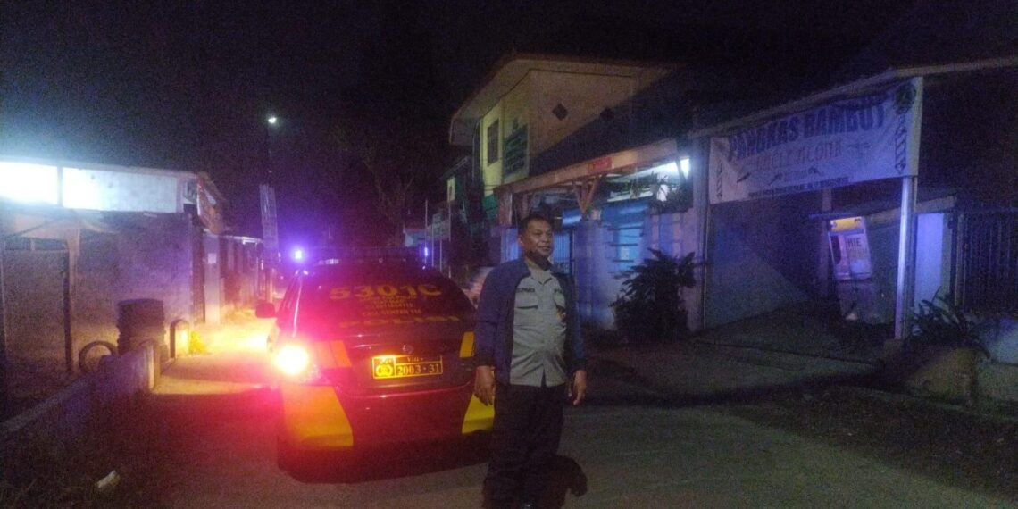 Pantau Situasi, Polsek Cikole Laksanakan Patroli Malam