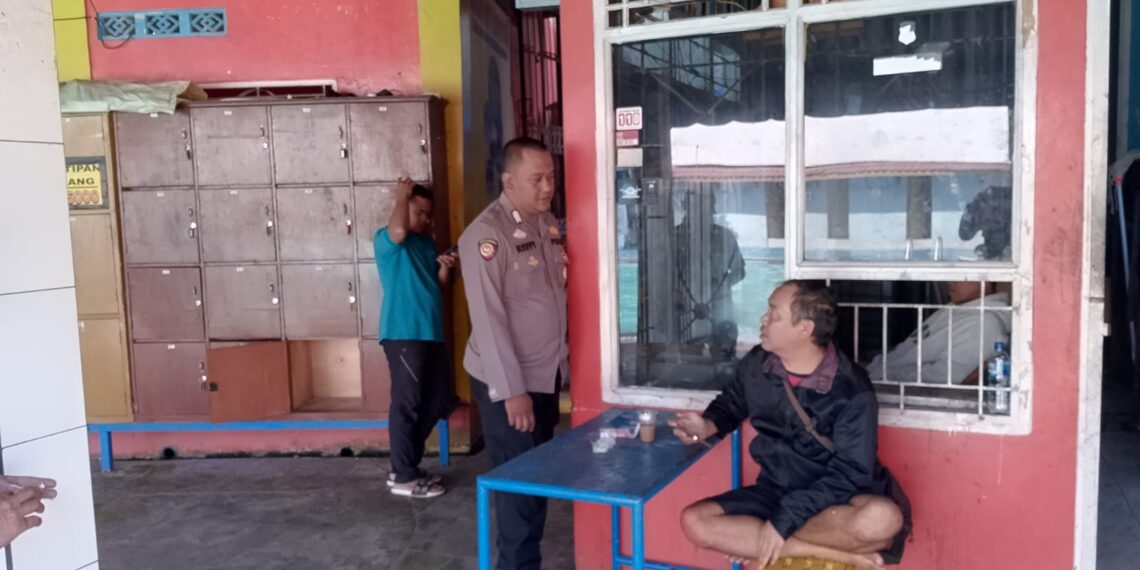 Unit Samapta Polsek Cisaat Lakukan Pengawasan Obyek Wisata Kolam Renang Cigunung