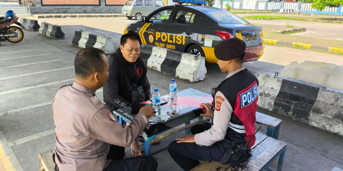 Jalin kemitraan kamtibmas. Bhabinkamtibmas sambangi terminal KH. Ahmad Sanusi Tingkatan Harkamtibmas
