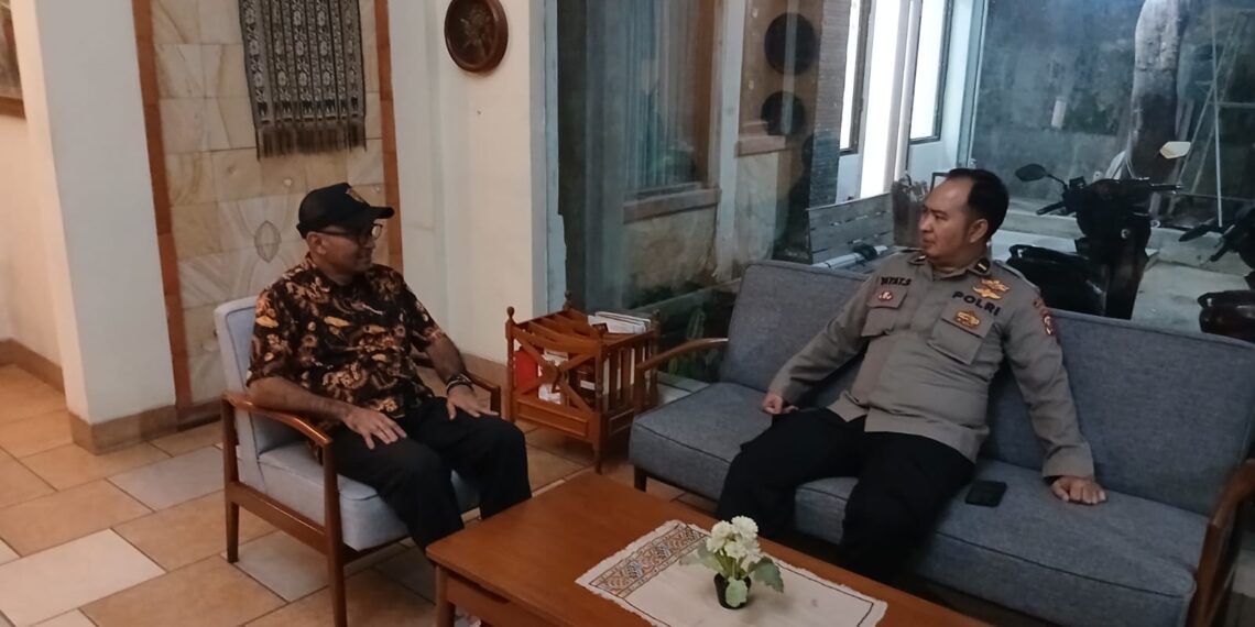 Patroli Rutin Malam Hari, Polsek Gunungpuyuh Sambangi Satpam Hotel / Penginapan sampaikan Himbauan kamtibmas