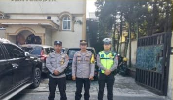 Berikan Rasa Aman, Polsek Gunung Puyuh Lakukan Pengamanan Ibadah Rutin di Gereja Pantekosta Sukabumi