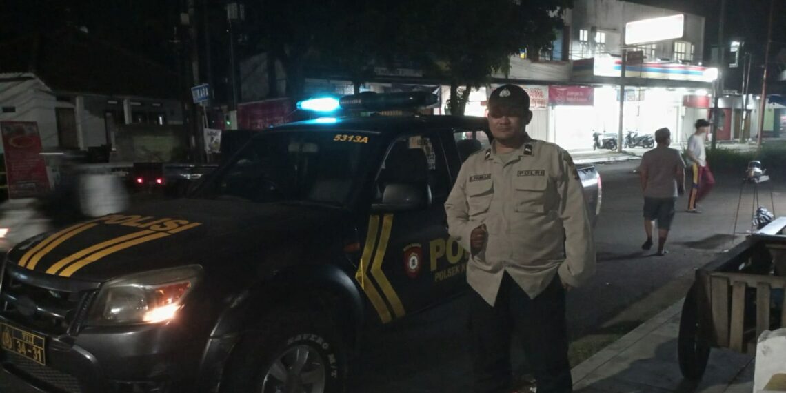 Polsek Kebonpedes Tingkatkan Patroli Malam Guna Mencegah Gangguan Kamtibmas