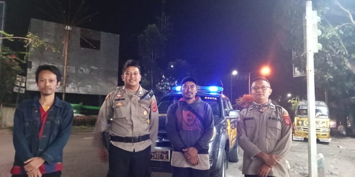 Antisipasi Gukamtibmas, anggota patroli  Polsek Lembursitu Polres Sukabumi Kota Gencar Laksanakan Patroli Malam Hari