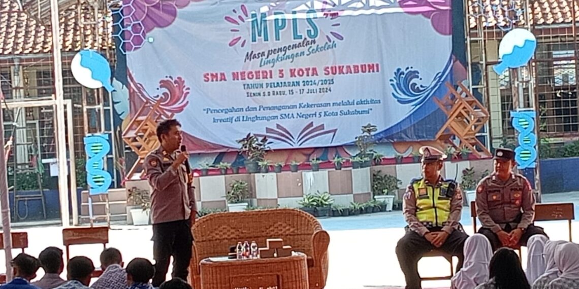 Polsek Cibeureum sosialisasikan Ops. Patuh Lodaya 2024 kepada siswa siswi SMAN 5 Kota Sukabumi