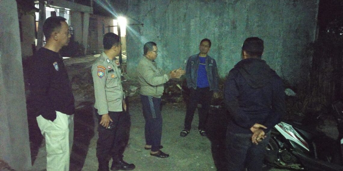 Bhabinkamtibmas Polsek Cikole Laksanakan Giat Sambang Warga