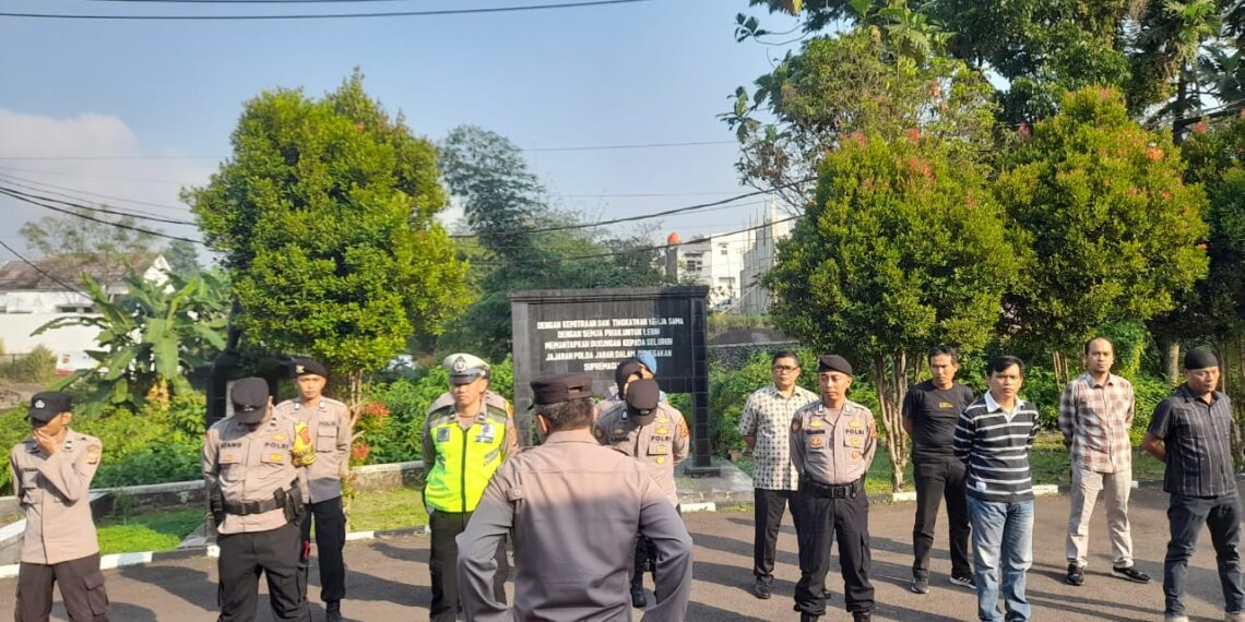Polsek Warudoyong Gelar Apel Pagi Sebagai Bentuk Kedisiplinan.