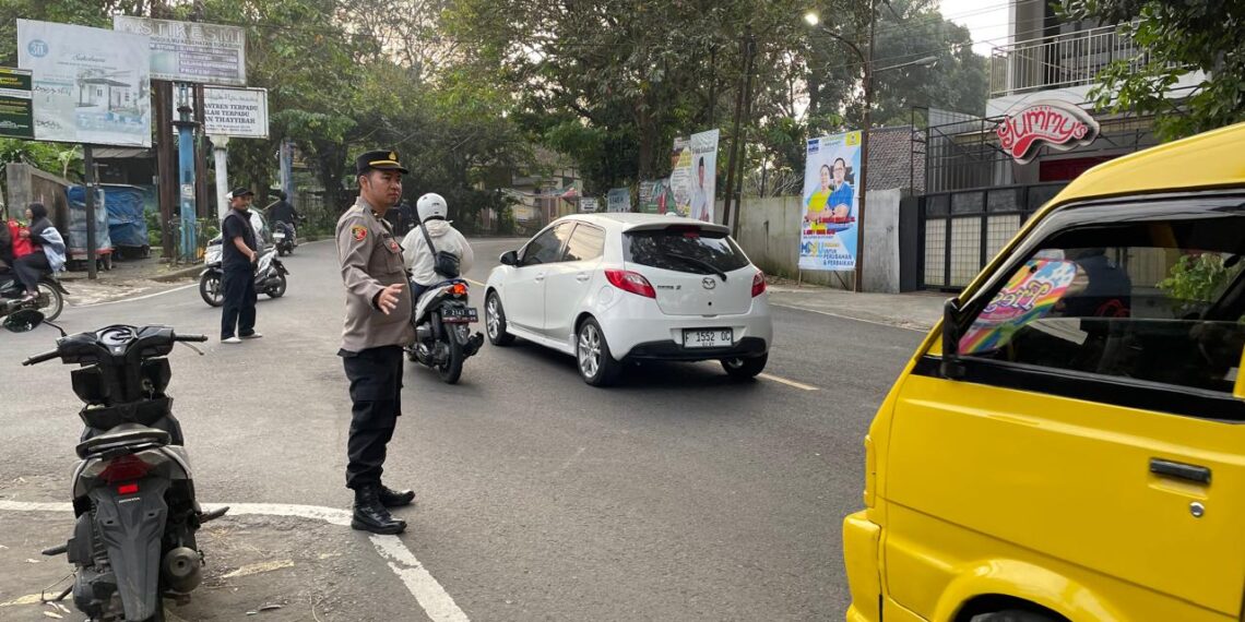 Polsek Gunungpuyuh rutin laksanakan Gatur Pagi, Agar Terciptanya Kamseltibcar Lantas dipagi hari diwilayah hukum Polsek Gunungpuyuh