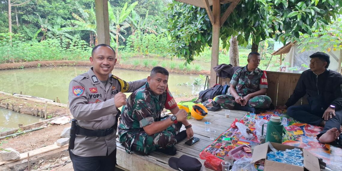 Bhabinkamtibmas Polsek Kebonpedes Kunjungi Warga Beri Pesan Kamtibmas