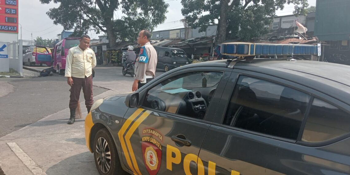 Guna menciptakan keamanan dan kondusif, Kapolsek Citamiang Patroli Dialogis dan Sambangi Security SPBU Pertamina Kota Sukabumi.