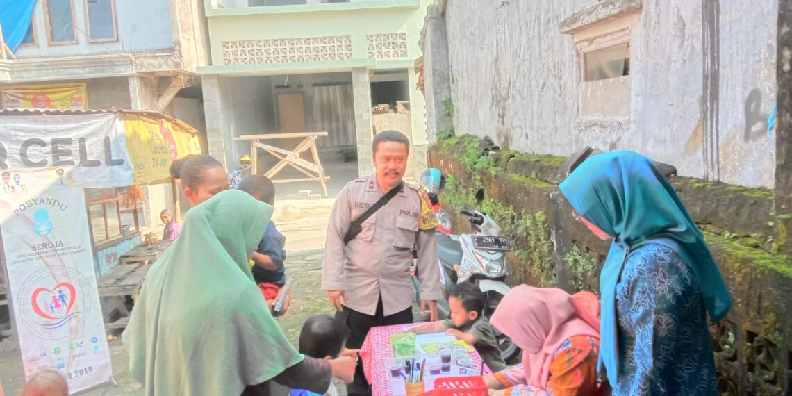 Bhabinkamtibmas Polsek Cibeureum laksanakan sambang kepada warga masyarakat