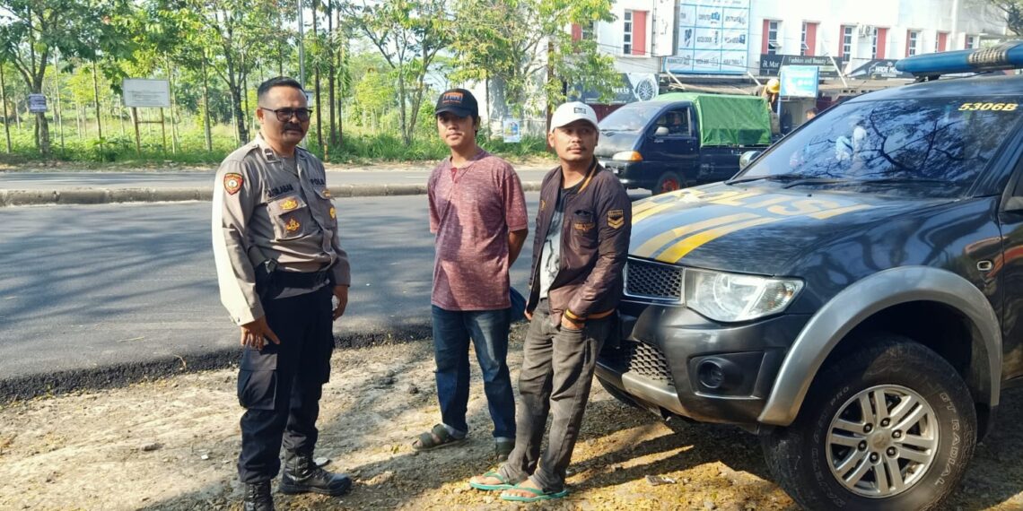 Giat Preventif, Unit Patroli Samapta Polsek Cibeureum Berpatroli dan Sambangi Warga