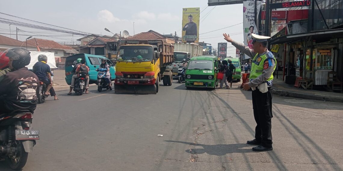 Kegiatan Rutinitas gatur pagi Personil Polsek Cisaat Polres Sukabumi Kota