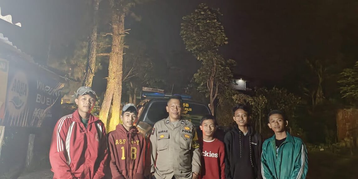 Polsek Kadudampit laksanakan KRYD  antisipasi gukamtibmas.