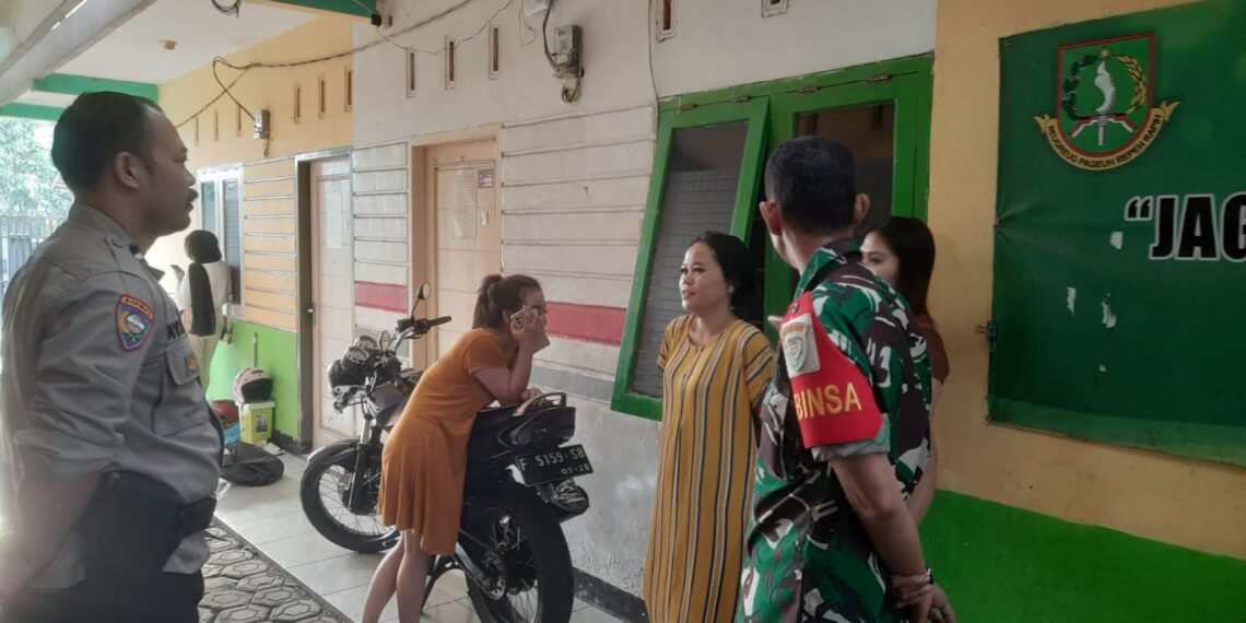 Datangi Warga Langsung, Babinkamtibmas Polsek Warudoyong Berikan Himbauan Gukamtibmas