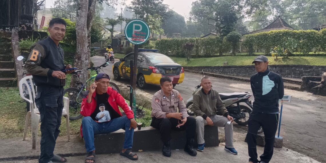 Anggota Polsek Sukabumi laksanakan diaolgus dan pemberian arahan terkait pengamanan di obyek wisata