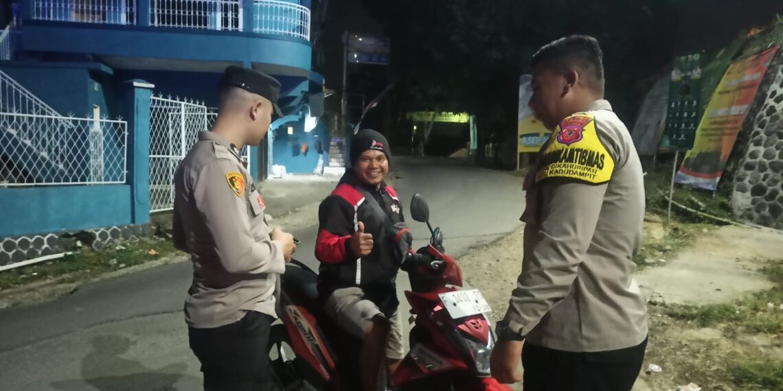 Polsek Kadudampit laksanakan KRYD malam minggu antisipasi gukamtibmas.