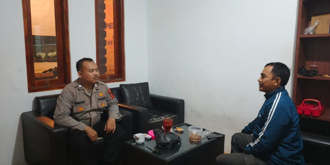 Guna menciptakan keamanan dan kondusif, Polsek Gunungguruh Patroli Dialogis dan Sambangi Warga