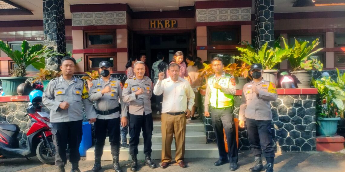 Pam Gereja, Sudah Menjadi Rutinitas Anggota Polsek Warudoyong