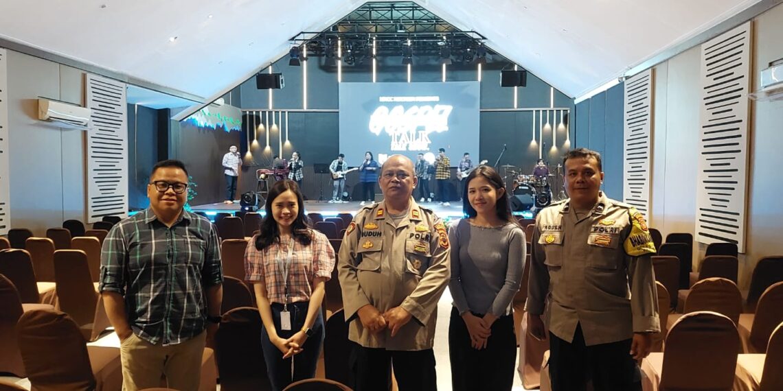 Minggu Kasih, Polsek Cisaat  Berikan Pengamanan Ibadah Kebaktian Minggu Gereja GBI MNCC Sukabumi