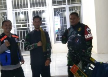 Bhabinkamtibmas dan Babinsa, melaksanakan patroli malam Kontrol piket desa dan kegiatan siskamling