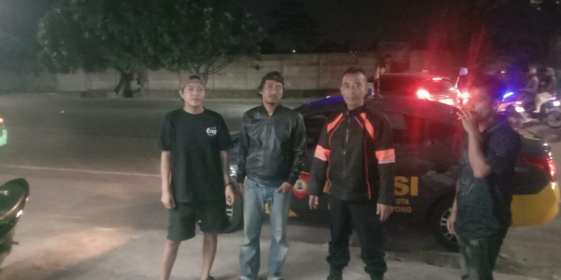 Antisipasi Gukamtibmas, anggota patroli Polsek Warudoyong Polres Sukabumi Kota Gencar Laksanakan Patroli Malam Hari.