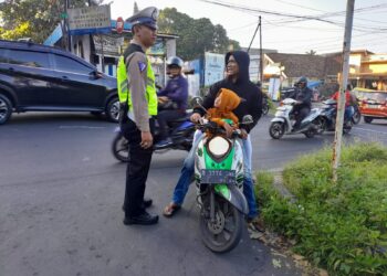 Unit lantas Polsek Warudoyong Polres Sukabumi Kota laksanakan Dikmas Lantas