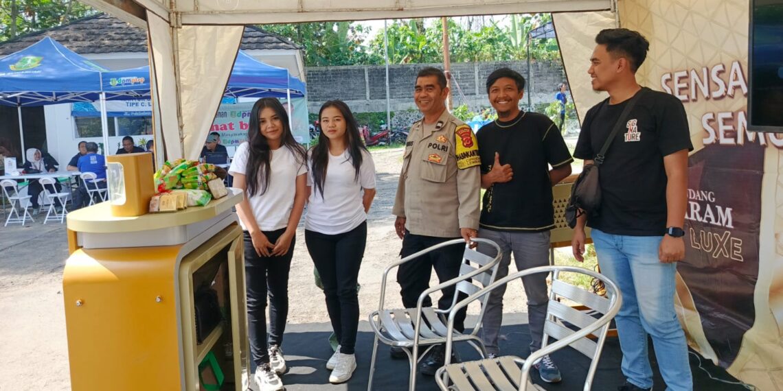 Unit Patroli 07A Polsek Lembursitu melaksanakan Patroli Dialogis Dengan Warga Kel. Lembursitu