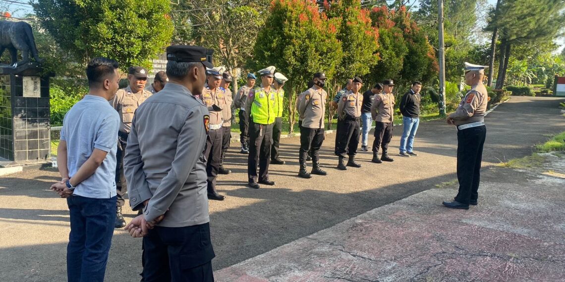 Polsek Warudoyong Gelar Apel Pagi Sebagai Bentuk Kedisiplinan.