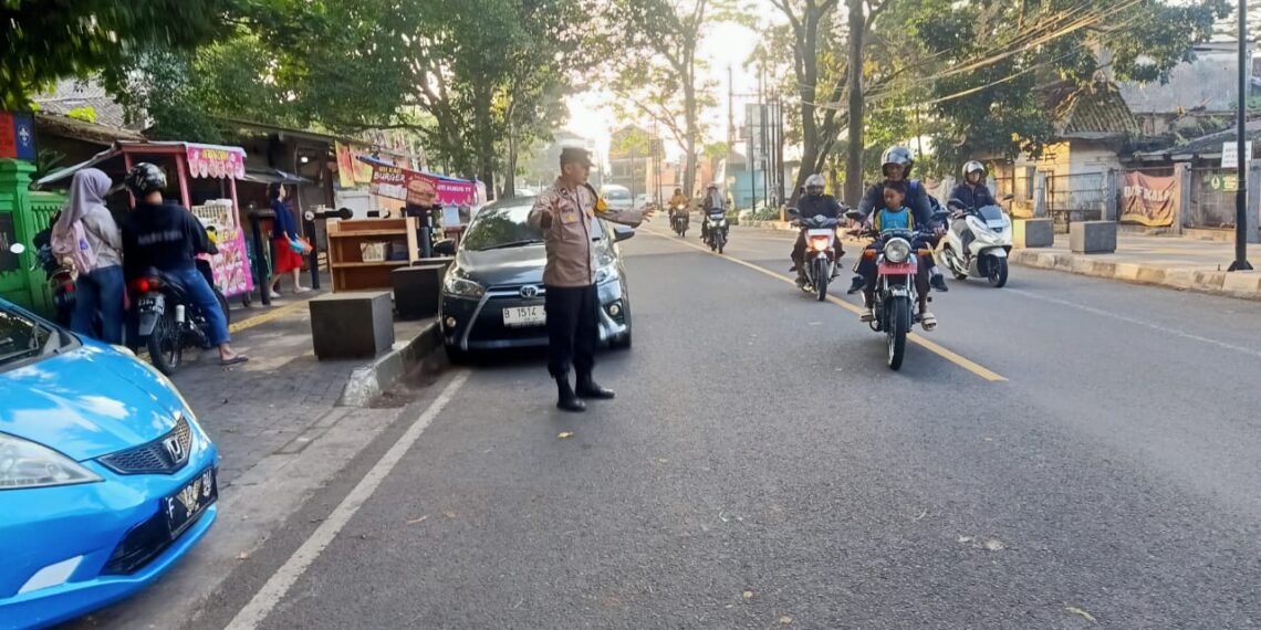 Polsek Gunungpuyuh rutin laksanakan Gatur Pagi, Agar Terciptanya Kamseltibcar Lantas dipagi hari diwilayah hukum Polsek Gunungpuyuh