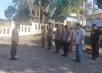 Apel Pagi dan pengecekan kelengkapan personil polsek kadudampit sebagai bentuk kedisiplinan dan kesiapsiagaan Polsek Kadudampit
