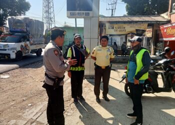 Untuk mengantisipasi Kamtibmas  Unit Samapta Polsek Lembursitu melakukan patroli