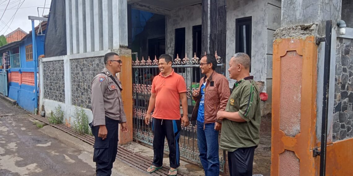 Babinkamtibmas Polsek Cibeureum Sambangi Warga dan Berikan Imbauan Kamtibmas serta selalu waspada dalam menghadapi cuaca kemarau