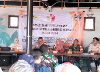Ngariung bareng bersama Kapolsek Baros dengan Bawaslu Kecamatan Baros menyampaikan pesan kamtibmas