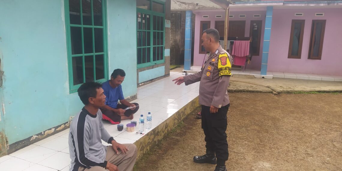 Bhabinkamtibmas Polsek Sukabumi Melaksanakan Sambang ke warga Desa