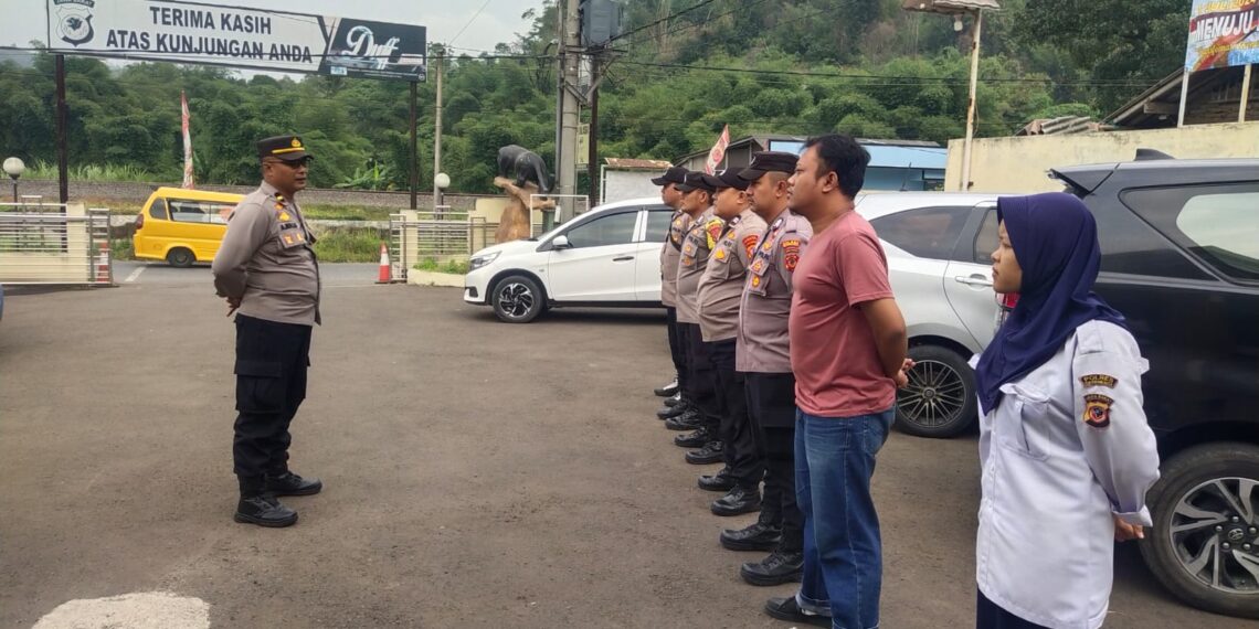 Wujud Disiplin Dan Kesiapan Untuk Melaksanakan Tugas, Personil Polsek Cireunghas Laksanakan Apel Pagi