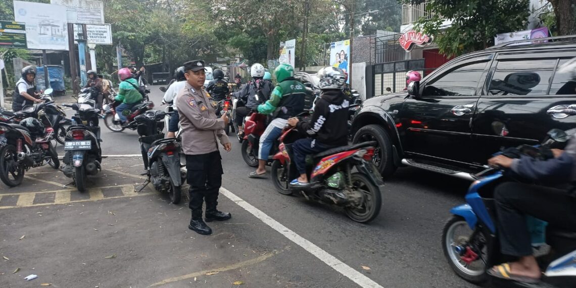 Polsek Gunungpuyuh rutin laksanakan Gatur Pagi, Agar Terciptanya Kamseltibcar Lantas dipagi hari diwilayah hukum Polsek Gunungpuyuh