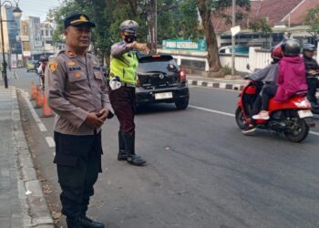 Polsek Cikole Gelar Anggota Untuk Laksanakan Pengaturan Pagi