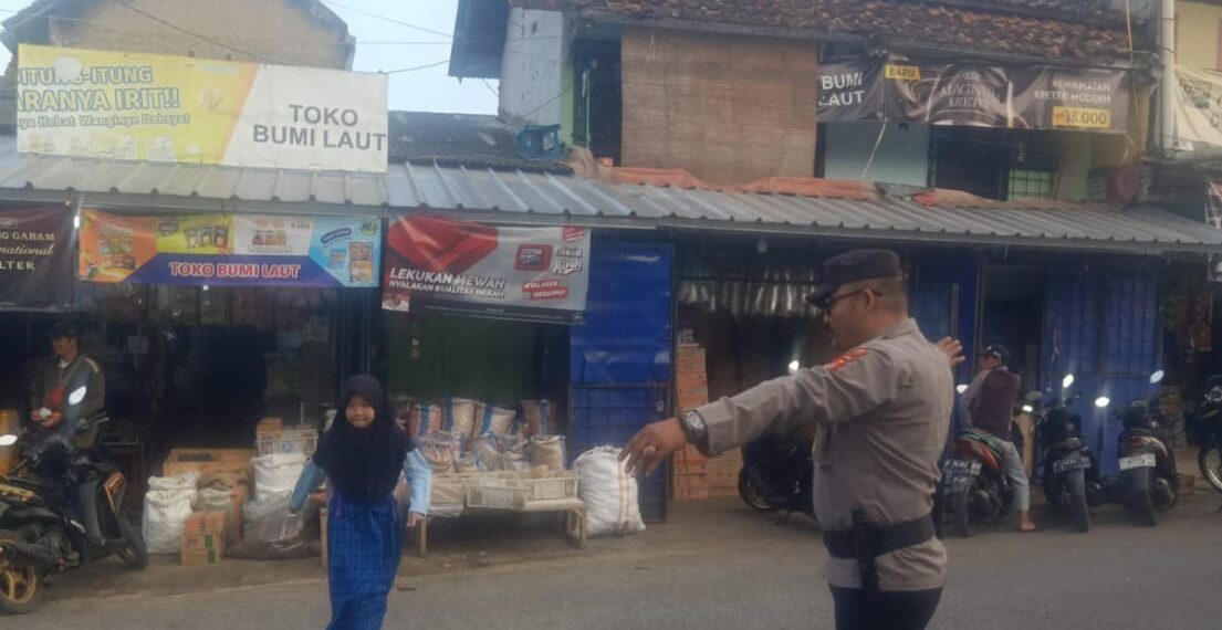 Polsek Cibeureum laksanakan pelayanan gatur pagi Sebagai Bentuk Pelayanan Kepada Masyarakat