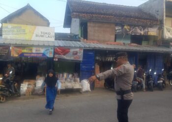 Polsek Cibeureum laksanakan pelayanan gatur pagi Sebagai Bentuk Pelayanan Kepada Masyarakat