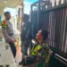Sinirgitas TNI-POLRI Bhabinkamtibmas bersama Babinsa Kelurahan Tipar Sambangi Tokoh Masyarakat.