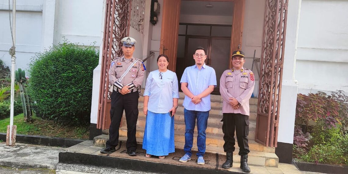 Minggu kasih. Kapolsek Baros gelar personil tingkatkan pelayanan Polri gereja sidang kristus minggu pagi