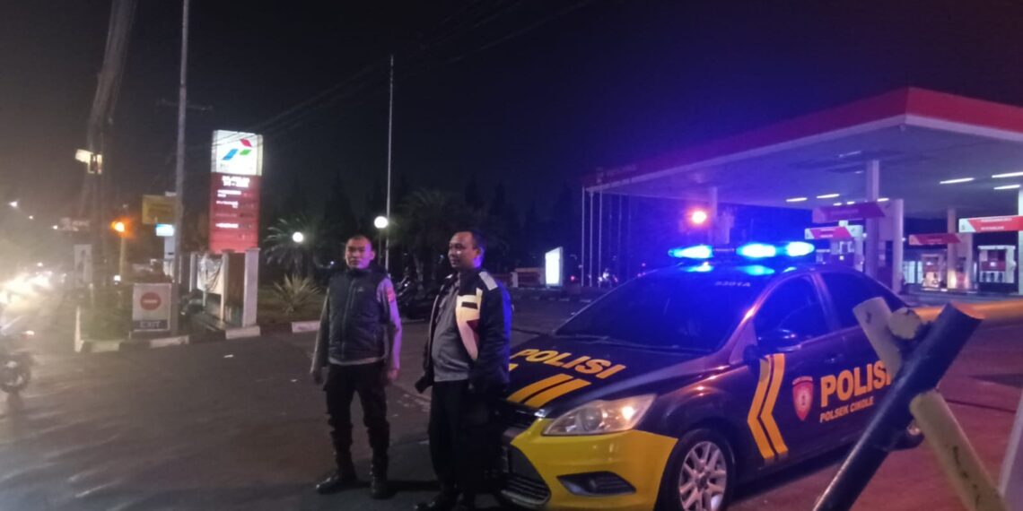 Jaga Kamtibmas Di Wilayah, Polsek Cikole Laksanakan Patroli Biru